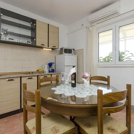 Holiday Jaka Apartamento Sumartin